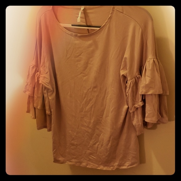 Cream Top with Ruffled Arms - Picture 1 of 1